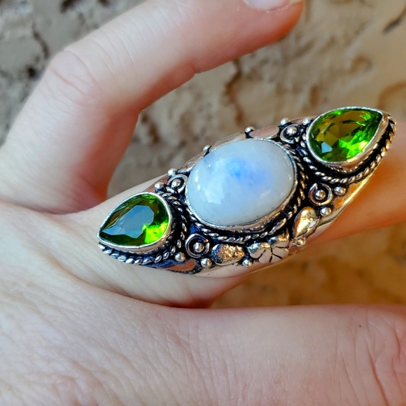 New Rainbow Moonstone & Peridot 925 Silver Statement Ring. - Picture 2 of 12